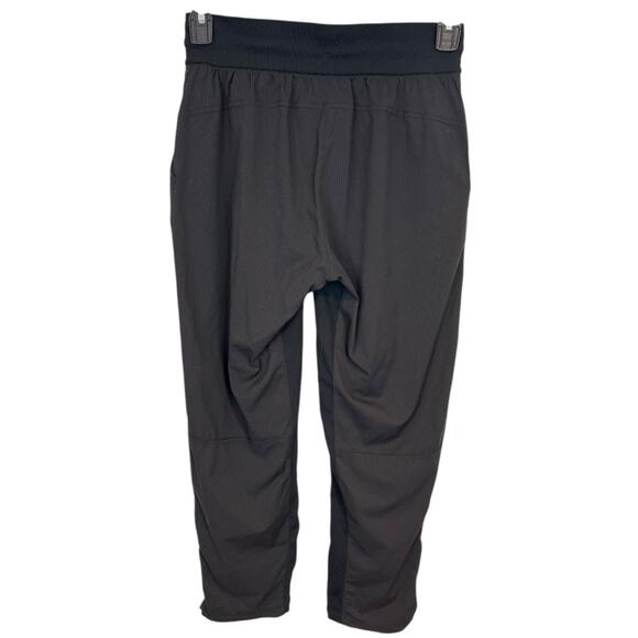 Lululemon Beyond the Studio Crop pants Black - Picture 7 of 16